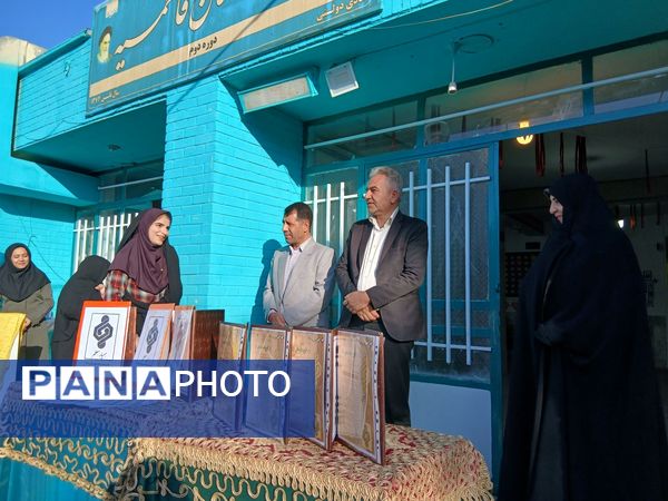  تجلیل از همیاران معلم در دبیرستان فاطمیه