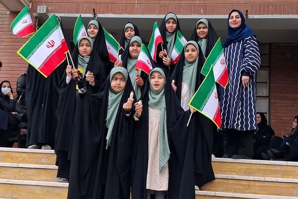 فرزندان ایران از مدارس شهریار تا راهپیمایی