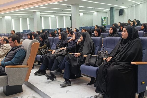 نشست تخصصی فرهنگیان با محوریت اجرای نظام مراقبت اجتماعی دانش‌آموزان 