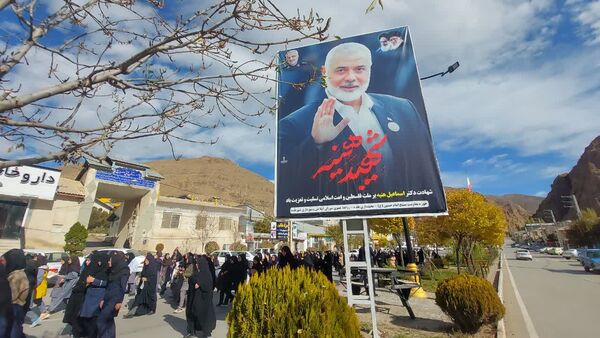 راهپیمایی یوم الله ۱۳ آبان در بلده مازندران