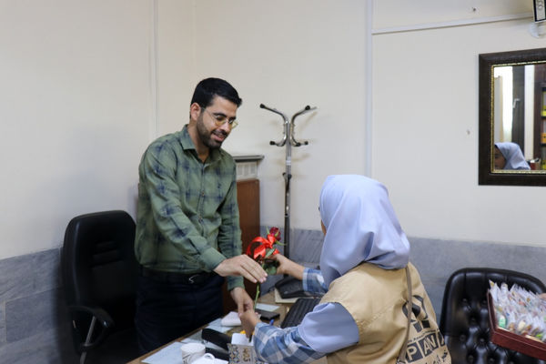  تقدیر خبرنگاران پانا از حوزه اداری اداره کل آموزش و پرورش به مناسبت روز معلم