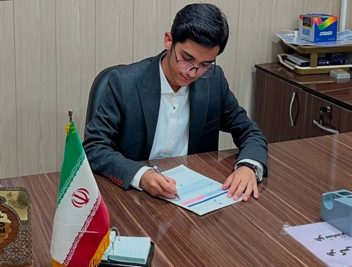 «ارشیا احمدی» رئیس مجلس دانش‌آموزی شد