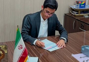 «ارشیا احمدی» رئیس مجلس دانش‌آموزی شد