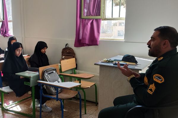 گرامیداشت هفته نیروی انتظامی در مدرسه یادگار امام ورامین