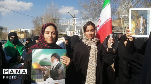بیعت باشکوه مردم شهید پرور شهرستان کوهدشت با رهبر انقلاب