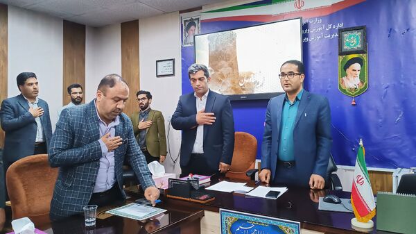 نشست خبری رئیس آموزش و پرورش شهرستان مارگون به‌مناسبت هفته معلم