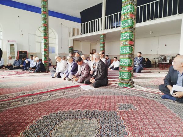 جلسه هادی هاشمی‌نیا با اهالی محله ده‌محسن؛ تأکید بر رفع مشکلات زیرساختی و خدمات شهری