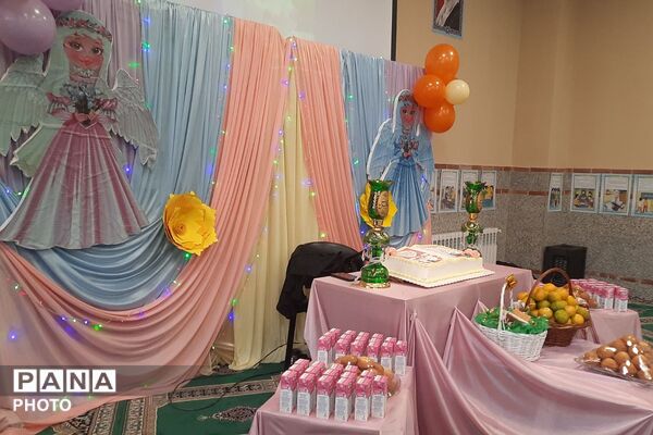 جشن قرآن کلاس اولی‌ها در دبستان شاهد ام البنین (س) شهرری