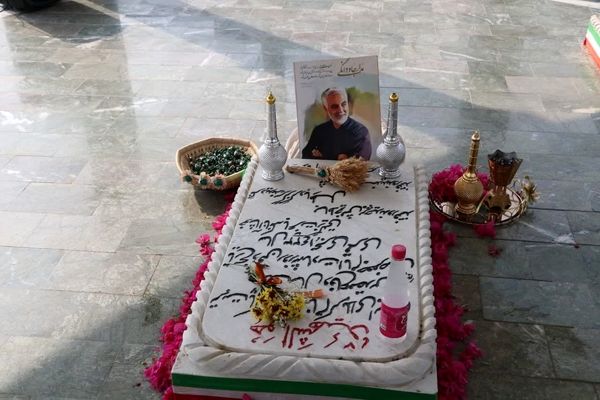 تجدید میثاق با شهدا و آرمان‌های انقلاب در آغاز هفته دفاع مقدس