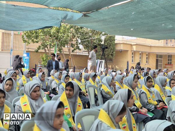 جشن عاطفه‌ها؛ روایت مهربانی و همدلی در دبستان دخترانه حاج حسین اسدی ناحیه ۶
