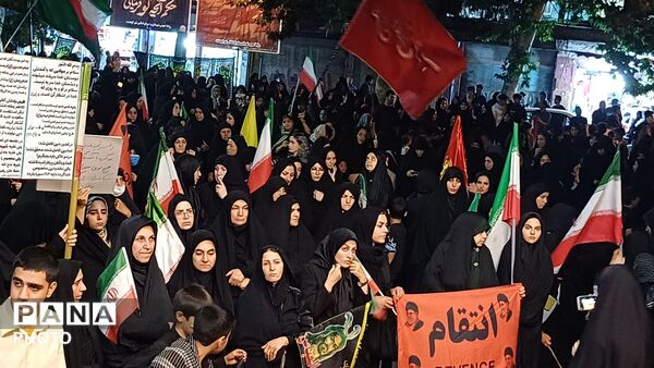 تجدید بیعت مردم کوهدشت با آرمان‌های حسینی در میدان امام خمینی (ره)