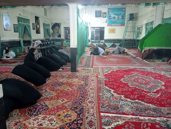 برگزاری نماز صد رکعتی در روستای گزکوه