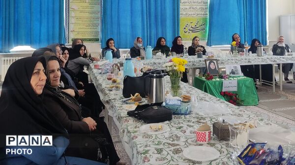 آیین خاطره‌سازان در دبیرستان دخترانه امام رضا( ع) شهرستان اسفراین