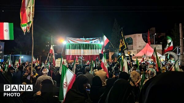 مردم پای کار ایران
