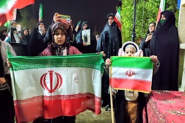 هم صدایی مردم شهر بار در حمایت از آرمان ها 