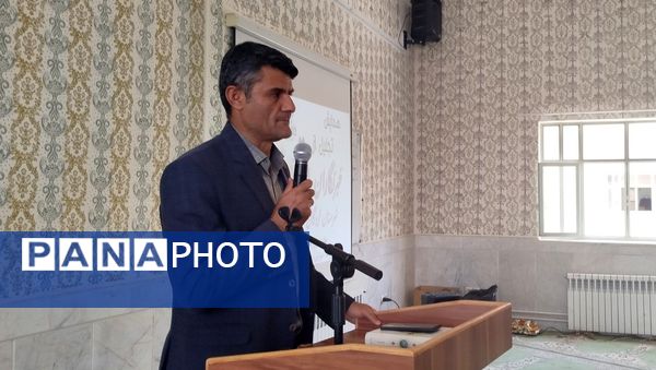 تجلیل از دانش‌آموز خبرنگاران پانا در لردگان