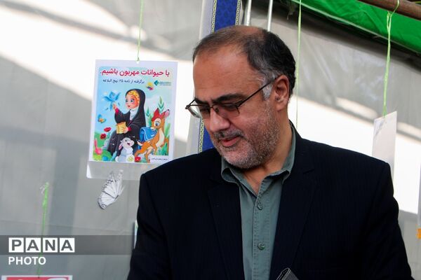 میزبانی فرهنگیان فشافویه در موکب عشاق الحسین(ع) سازمان دانش آموزی