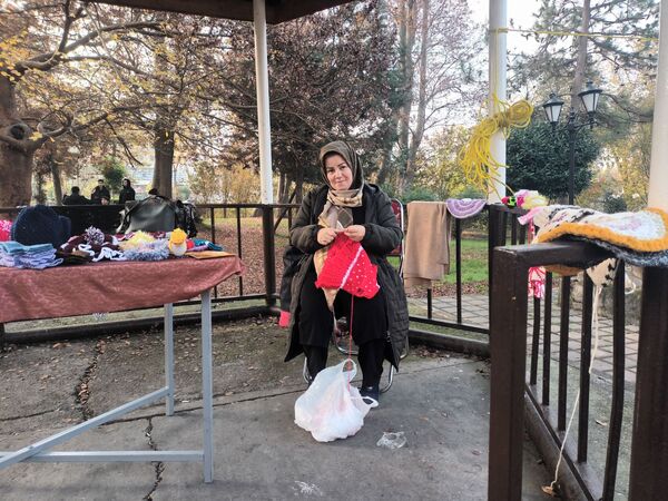 نمایشگاه دست سازه‌ها، نمایش حضور سوادآموزان