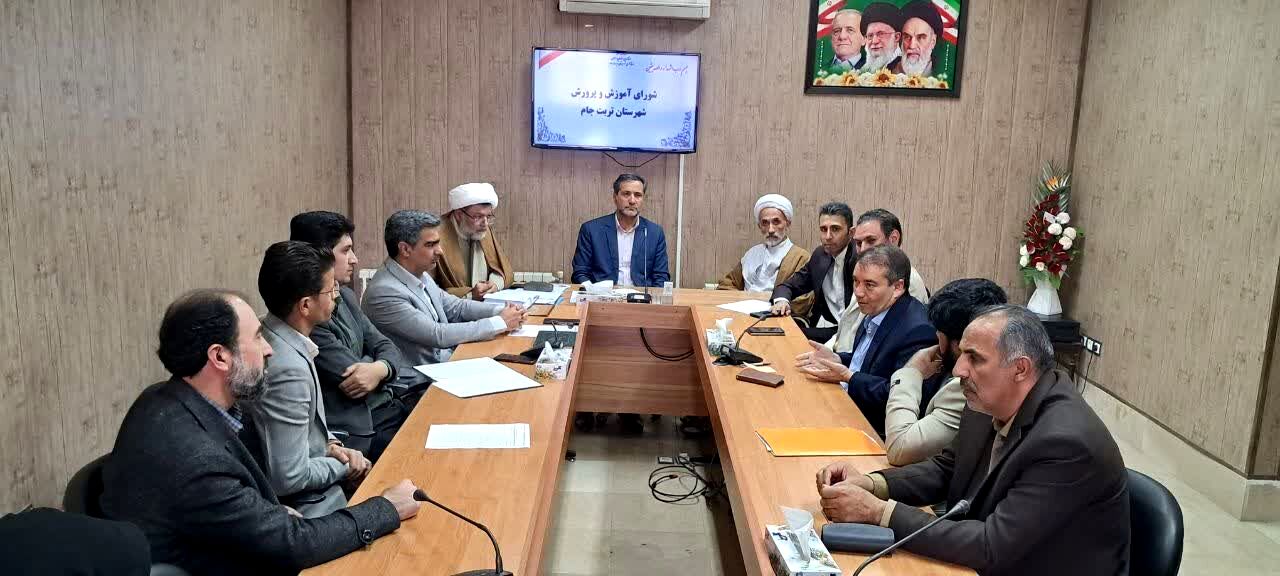 ادارات خدمات‌رسان حق قطع انشعابات مدارس ندارند