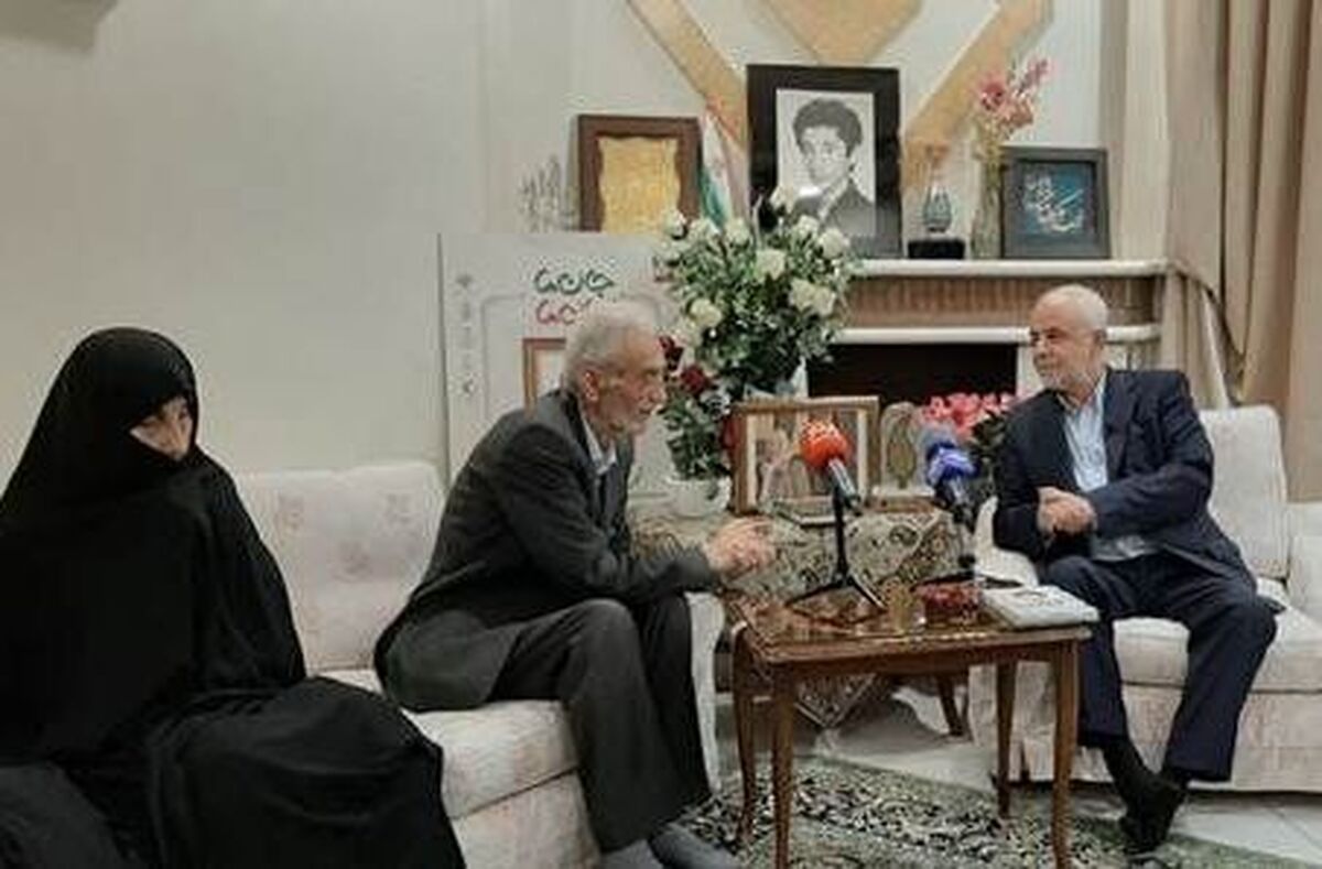 رسالت بنیاد شهید و امور ایثارگران تبیین سیره و روش زندگی شهدا در جامعه است