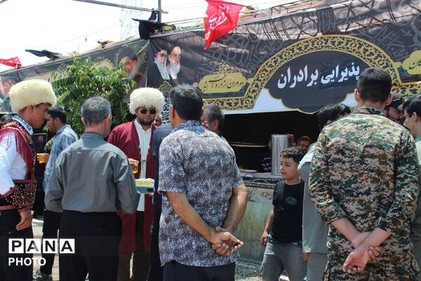 موکب‌های فاروج، میزبان زائران بدرقه رهبر شهید در مسیر مشهد