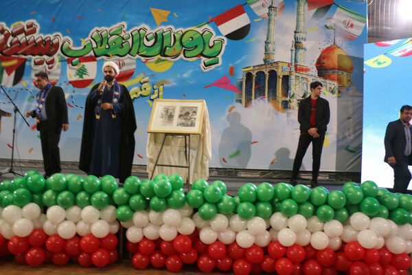 برپایی نمایشگاه تابلو نقاشی‌ دانش‌آموزان قمی با موضوع فلسطین و غزه