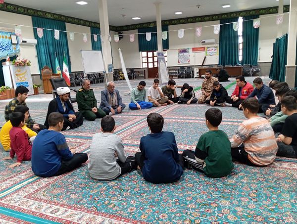  تجلی بندگی و تربیت در فضای اعتکاف دانش‌آموزی خداآفرین