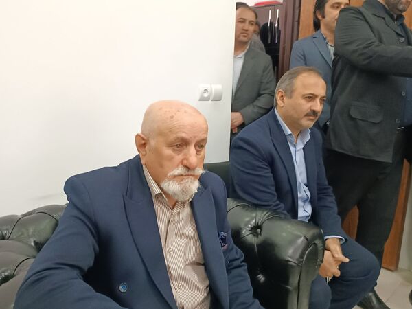 دیدار نوروزی نماینده شهرستان‌های محمودآباد و نور با مدیران ادارات در محمودآباد 