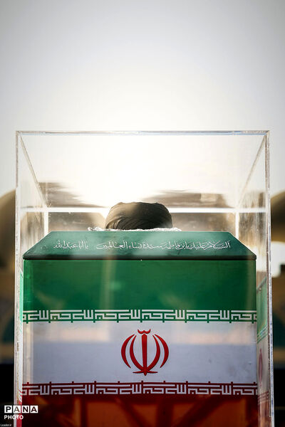 وداع با پیکر مطهر امام شهید امت در مصلای امام خمینی(ره)