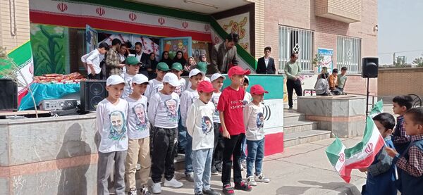 جشن شکوفه ها در مدرسه شهید محمدی شهر نسر