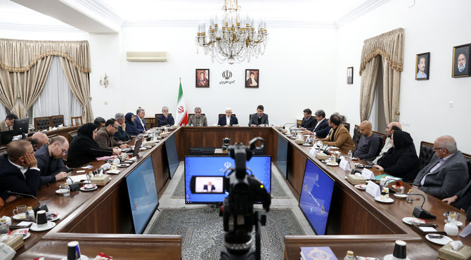 عارف: مخالف ایجاد محدودیت در فضای مجازی هستم