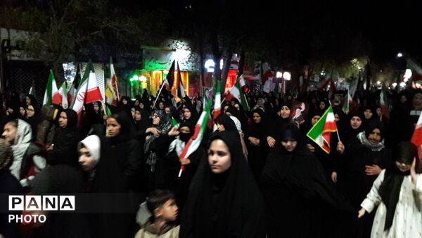 حضور پرشور مردم آشخانه در راهپیمایی شبانه بیعت با رهبری