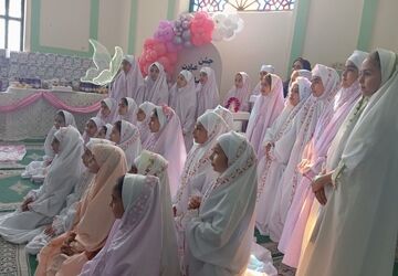 برگزاری جشن عبادت در نگین نیلوفری  زرقان 