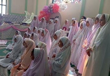 برگزاری جشن عبادت در نگین نیلوفری  زرقان 