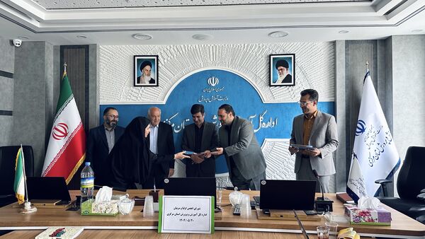 تقدیر از عوامل اجرایی جشنواره ملی طراحی و دوخت لباس دانش‌آموزی با حضور انجمن اولیا‌ و مربیان استان مرکزی