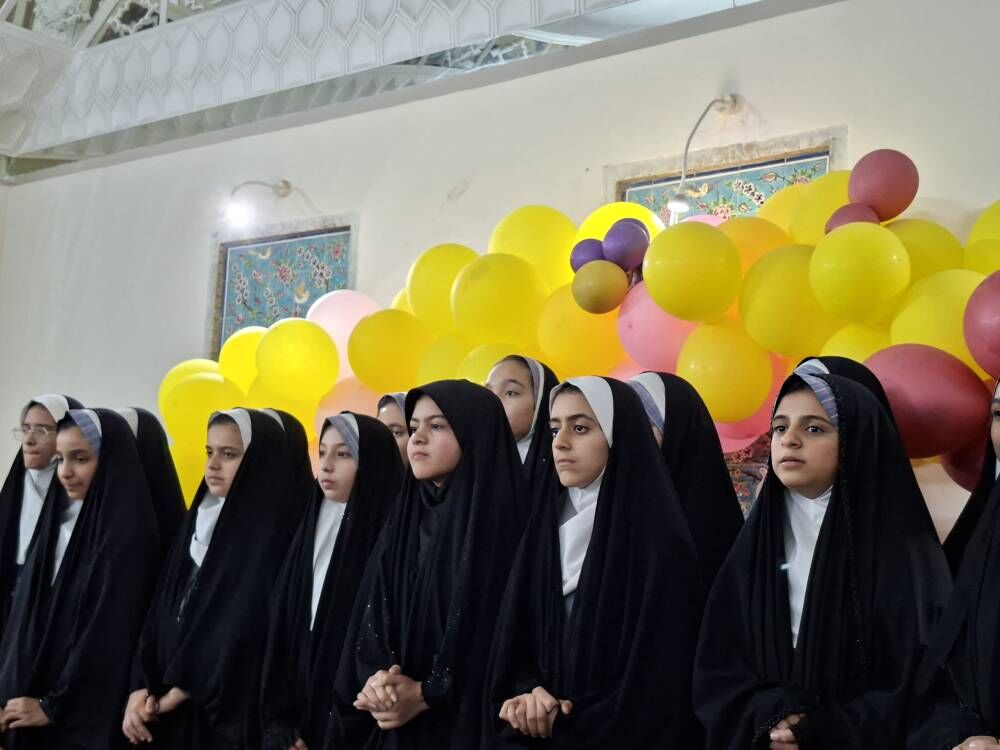 جشن پایان تحصیلی دانش‌آموزان ششم مدرسه شاهد پوررضایی