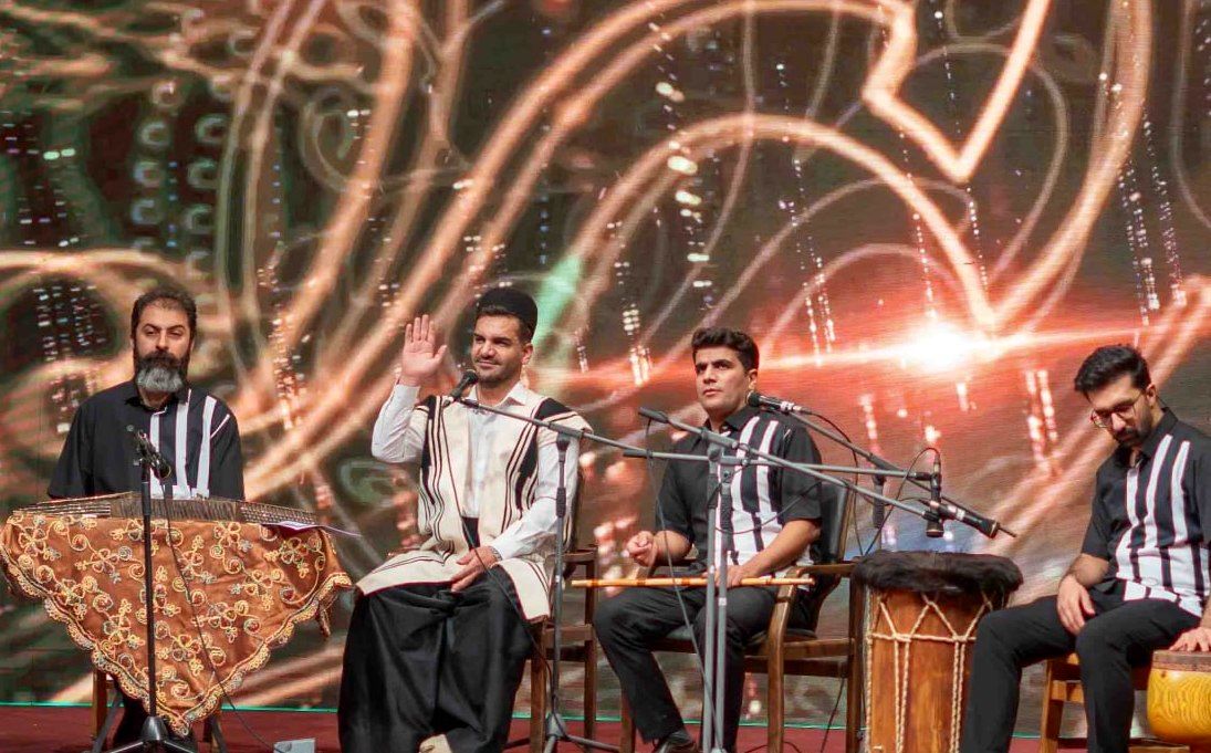 مفاخر لر در جشنواره بلوط؛ از ورزشکاران ملی تا هنرمندان/نغمه‌های لری در دل پایتخت پیچید