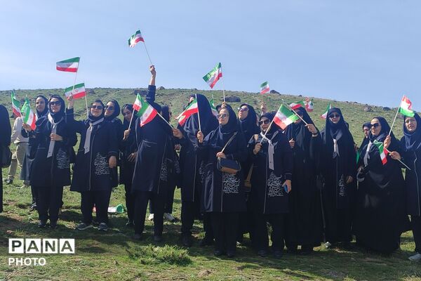 پاکسازی داوطلبانه محیط زیست توسط کارکنان مدارس طرح نو شهرستان پردیس