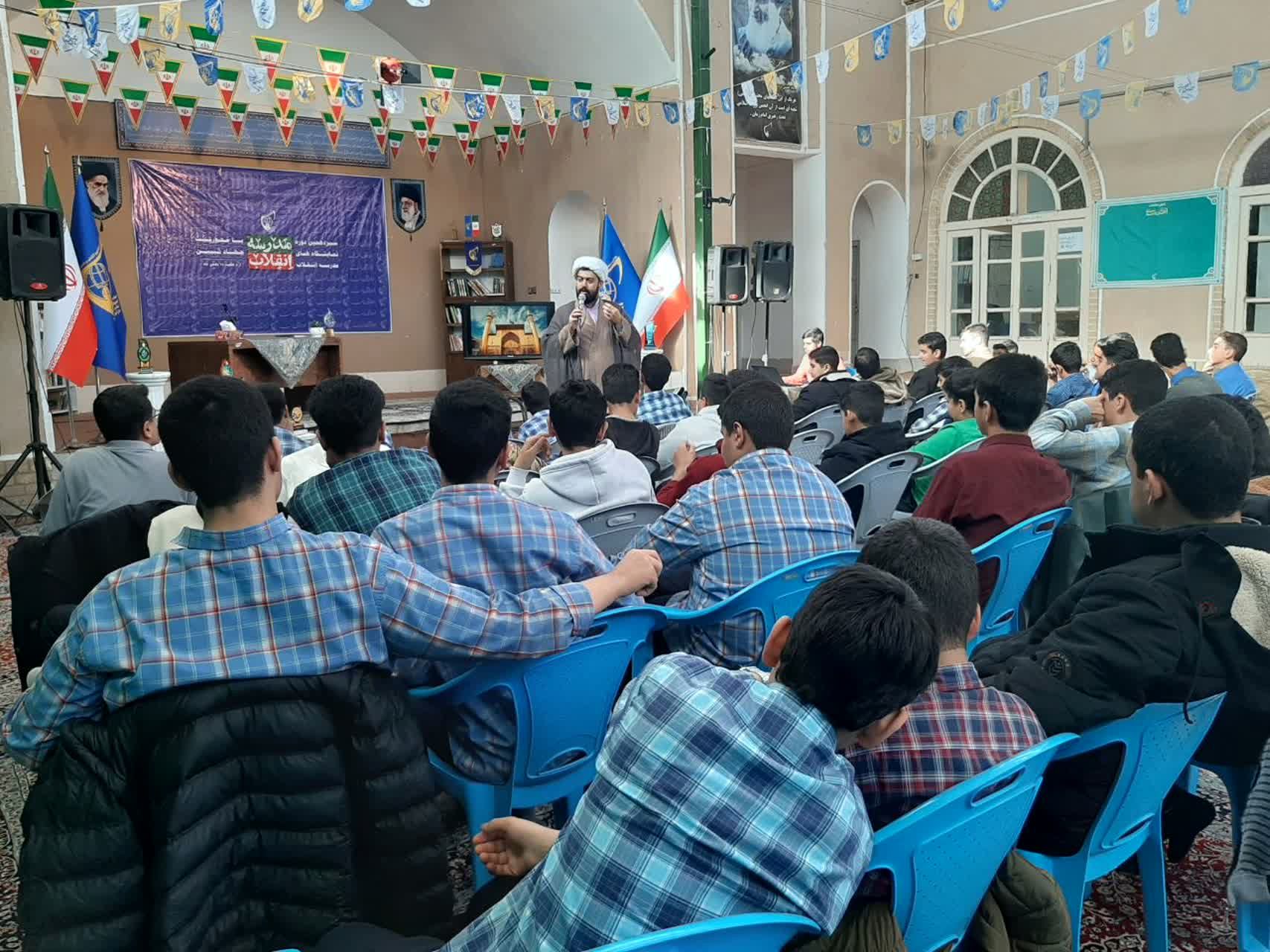 کاردو مدرسه انقلاب در ناحیه دو برگزار شد