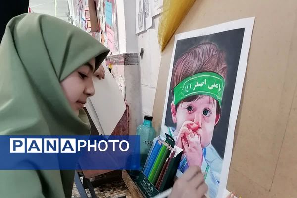 افتتاحیه نمایشگاه «مدرسه انقلاب» در مدرسه شهید شرافت بهارستان‌دو