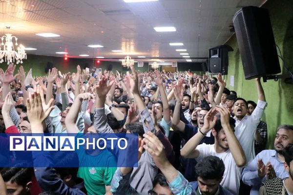 مولودی خوانی سالروز میلاد حضرت معصومه(س) با حضور جوانان و نوجوانان در قم