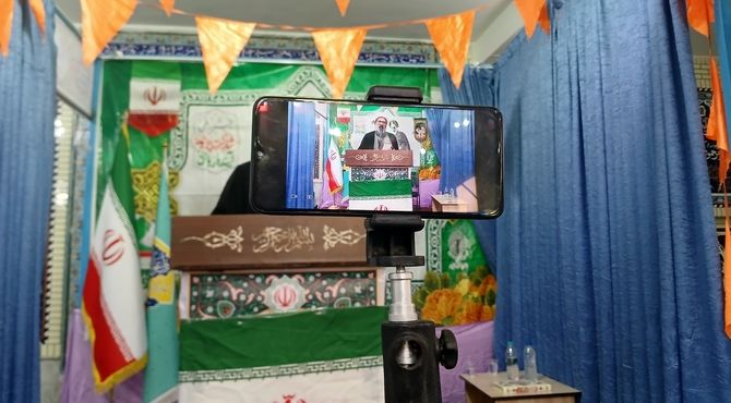 میز خدمت اداره ورزش و جوانان بن در نماز جمعه این هفته شهرستان بن