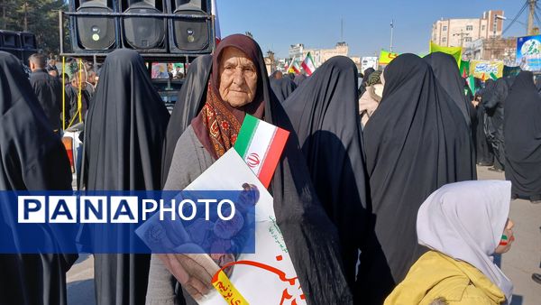 حضور پر شور مردم ساوه در یوم الله ۲۲ بهمن