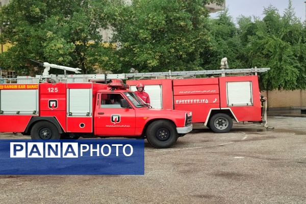 برگزاری مانور «زلزله و ایمنی» زیر بارش رحمت الهی