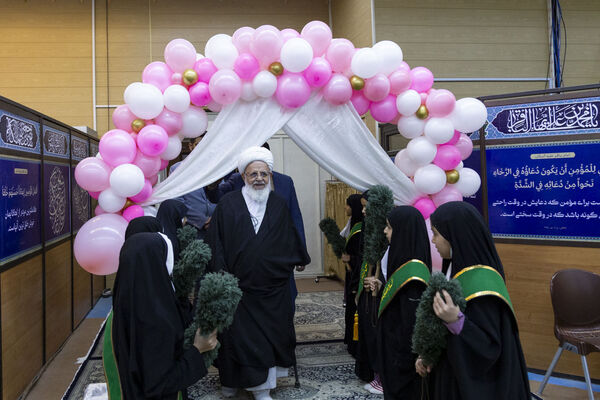 جشن تکلیف دختران در دفتر امام جمعه یزد