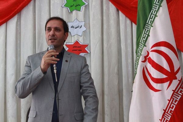 مراسم روز دانش‌آموز و هفته بسیج دانش‌آموزی در مدرسه بنت‌الهدی بهارستان۲