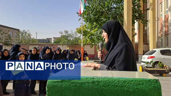 مراسم بزرگداشت شهید سید حسن نصرالله در دبیرستان هوشیار ناحیه یک مشهد