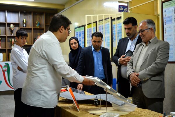 زنگ پژوهش در بهارستان‌دو
