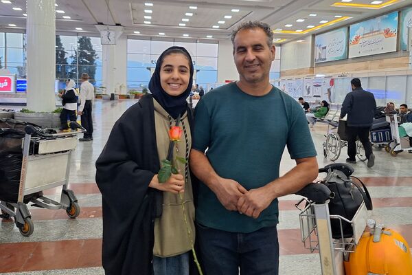 استقبال از زائران حرم امام رئوف در فرودگاه شیراز
