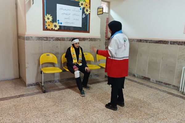 مانور زلزله در مدرسه فرزانگان ورامین